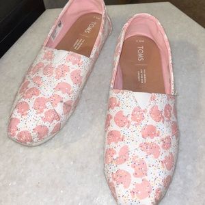 Limited Edition TOMS Frosted Animal Cracker